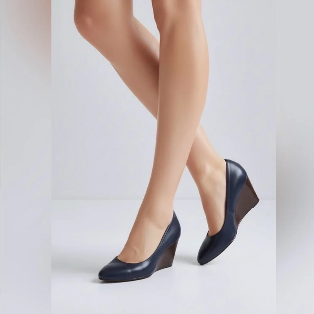NWT Nine West Jazzin Almond Toe Wedges size9M blue vavy